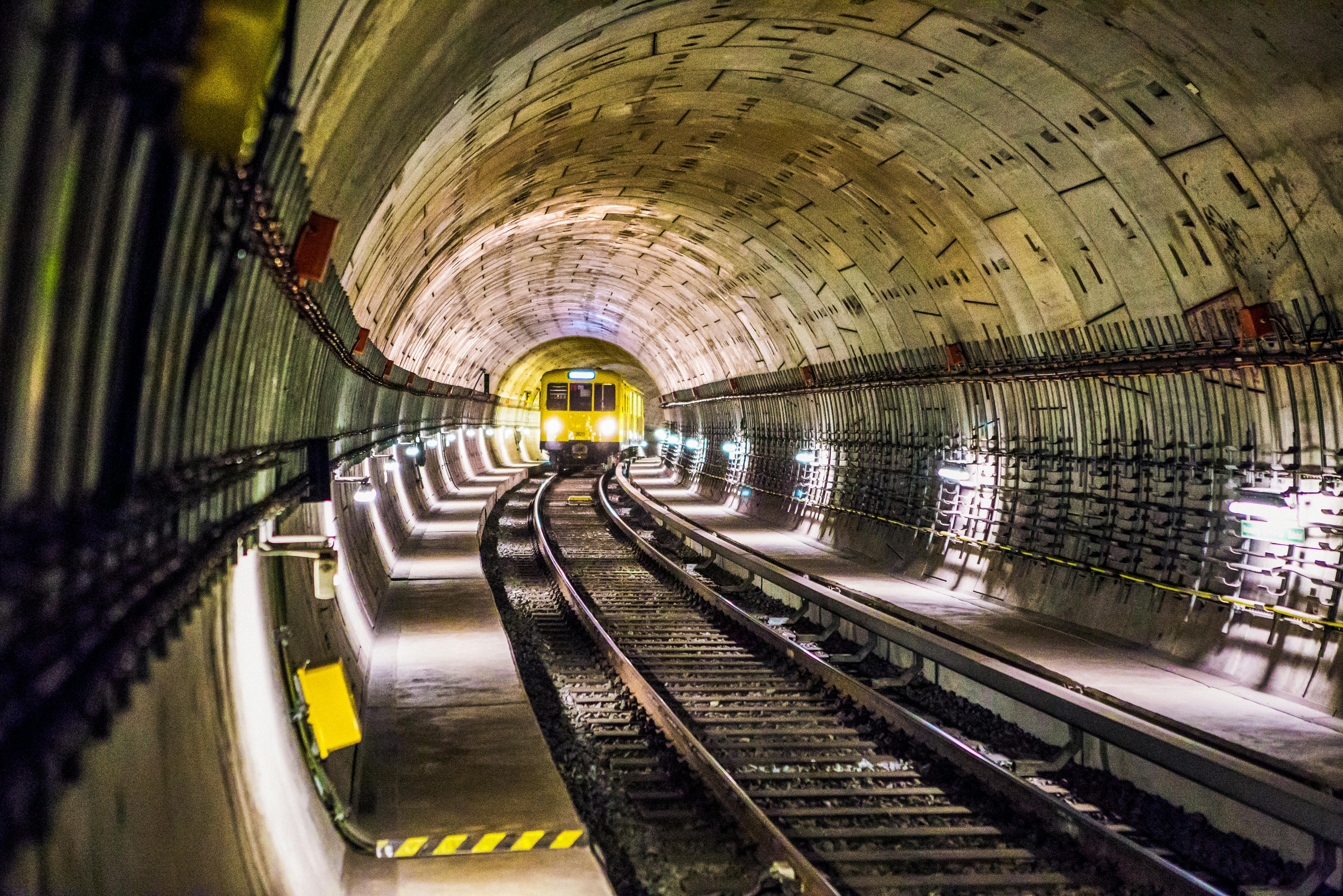 train track subway